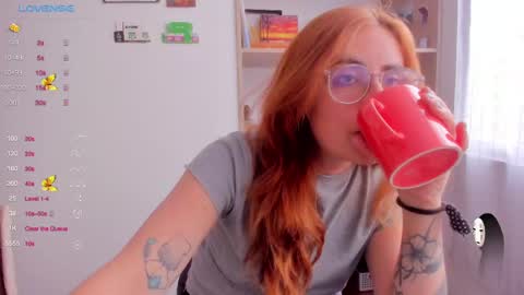 Giggles  online show from 02-23-25, 06:01