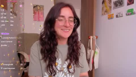 Giggles  online show from 10-29-25, 08:43