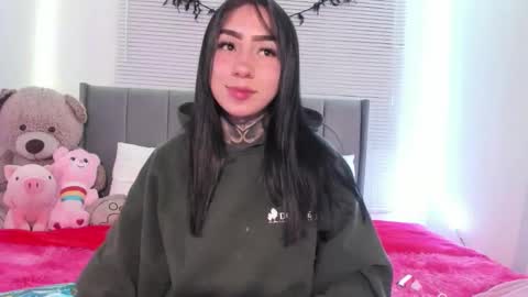 Lindaa maria  online show from 09-18-25, 10:45