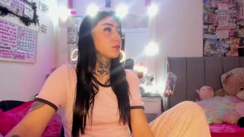 Lindaa maria  online show from 04-01-26, 04:46