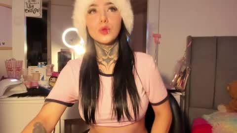 Lindaa maria  online show from 04-15-26, 09:05