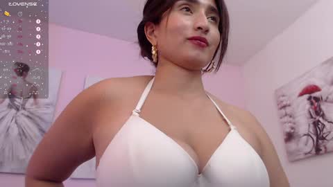 Snapshot of linda_morgan1 chatting on 12-21-24, 06:23 Maria Paula online show from 12-21-24, 06:23