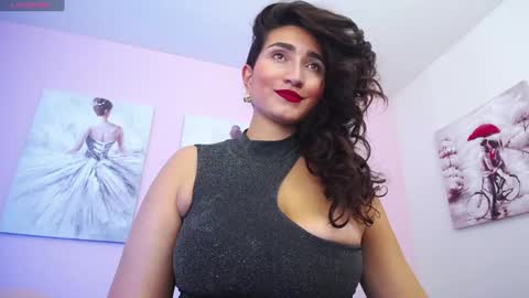 Snapshot of linda_morgan1 chatting on 01-13-25, 12:13 Maria Paula online show from 01-13-25, 12:13