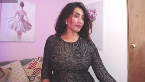 Snapshot of linda_morgan1 chatting on 03-06-25, 03:13 Maria Paula online show from 03-06-25, 03:13