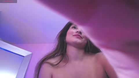 Snapshot of linda_morgan1 chatting on 09-29-25, 12:10 Maria Paula online show from 09-29-25, 12:10