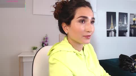 Snapshot of linda_morgan1 chatting on 04-24-26, 12:18 Maria Paula online show from 04-24-26, 12:18
