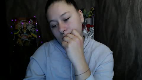 Linda online show from 11-11-25, 04:18