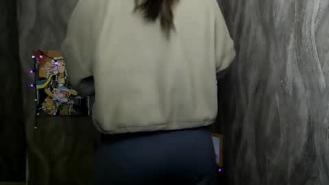 Linda online show from 11-24-25, 04:07