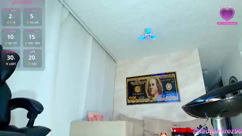 Snapshot of linda_xx90 chatting on 10-24-25, 05:59 LAURA RAMIREZ online show from 10-24-25, 05:59