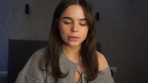 Linda online show from 04-22-26, 01:56