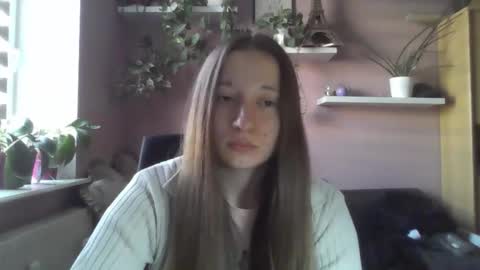 Snapshot of lindaamore chatting on 10-14-25, 06:25 LindaAmore online show from 10-14-25, 06:25