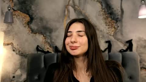 Snapshot of lindablyee chatting on 10-23-25, 06:28 lili online show from 10-23-25, 06:28