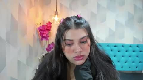 Snapshot of lindabreexlove chatting on 06-02-26, 02:08 online show from 06-02-26, 02:08