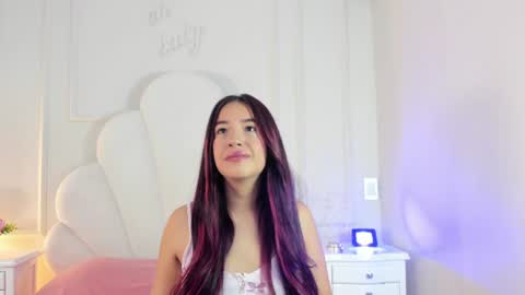 Snapshot of lindacherr chatting on 08-08-26, 12:07 lindacherr online show from 08-08-26, 12:07