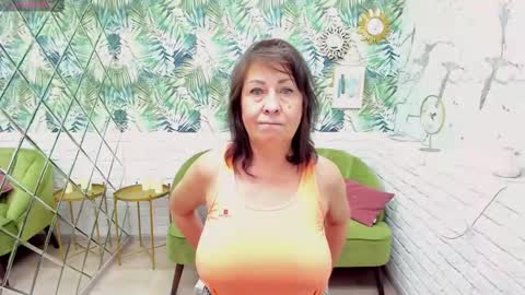 Snapshot of lindahottie chatting on 02-07-25, 06:03 Linda online show from 02-07-25, 06:03