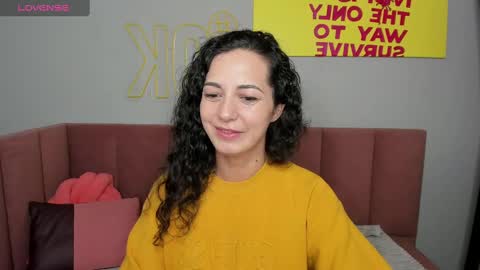 Snapshot of lindainsatiable chatting on 03-06-25, 01:37 Linda online show from 03-06-25, 01:37