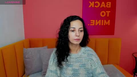 Snapshot of lindainsatiable chatting on 03-10-25, 01:23 Linda online show from 03-10-25, 01:23