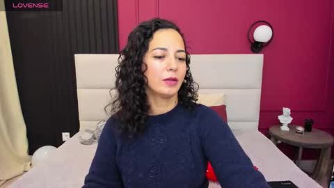 Snapshot of lindainsatiable chatting on 10-05-25, 01:37 Linda online show from 10-05-25, 01:37