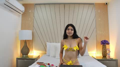 Snapshot of lindalove__ chatting on 04-11-26, 11:47 Linda love online show from 04-11-26, 11:47