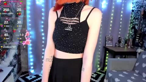 Snapshot of lindastrickland chatting on 02-03-25, 06:49 Linda plsss lets make a 1000 thumbs up for me 3 online show from 02-03-25, 06:49