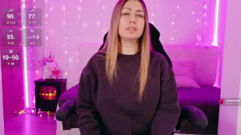 Snapshot of lindawhite_ chatting on 02-15-26, 09:55 Linda -- online show from 02-15-26, 09:55