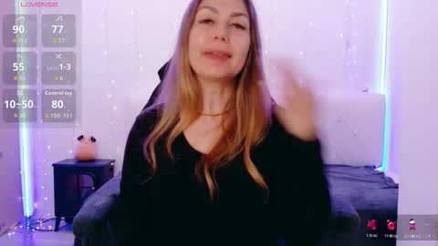 Snapshot of lindawhite_ chatting on 03-23-26, 04:44 Linda -- online show from 03-23-26, 04:44