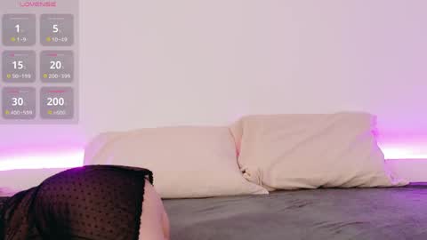 Linda  --  online show from 05-06-26, 04:23