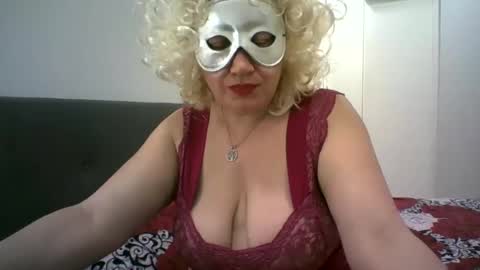 LindaXSmile online show from 02-09-25, 01:00