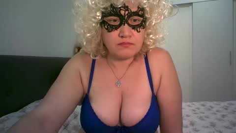LindaXSmile online show from 02-18-25, 08:25