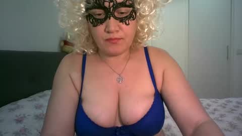 LindaXSmile online show from 02-18-25, 11:41