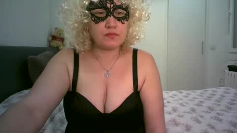 LindaXSmile online show from 02-26-25, 08:00