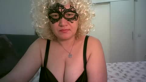 LindaXSmile online show from 02-28-25, 07:35