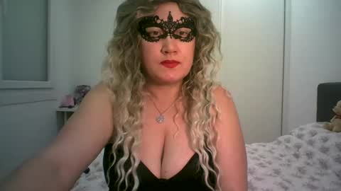 LindaXSmile online show from 03-08-25, 09:51
