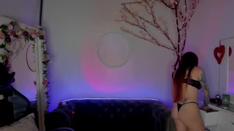 Snapshot of lindsay_khaleesi chatting on 11-22-25, 10:31 Lindsay online show from 11-22-25, 10:31