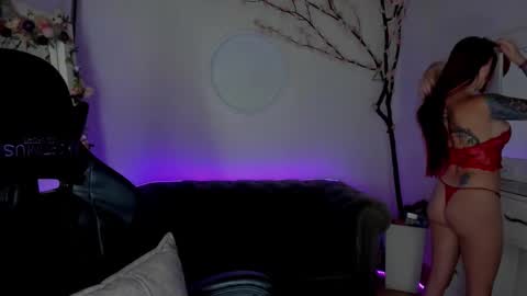 Lindsay    online show from 01-11-26, 09:20