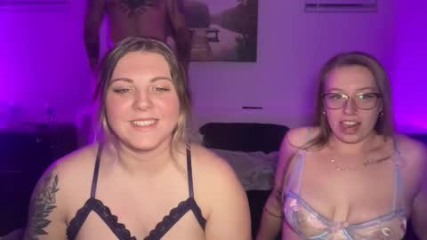 Snapshot of lindseyluxe chatting on 02-11-26, 02:49 Lindseyluxe online show from 02-11-26, 02:49