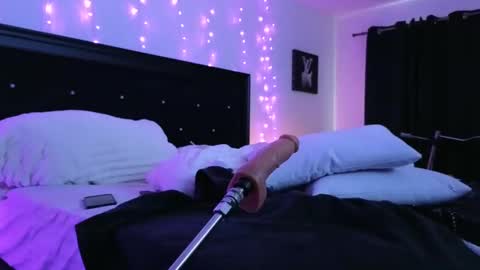 Lindzay online show from 01-13-25, 05:12