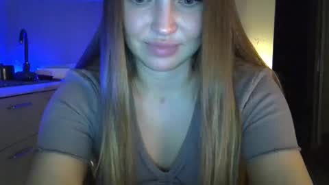 Snapshot of lindsisecret chatting on 03-20-26, 07:19 Anna online show from 03-20-26, 07:19