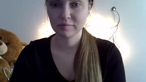 Snapshot of lindsisecret chatting on 03-21-26, 10:42 Anna online show from 03-21-26, 10:42