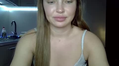 Snapshot of lindsisecret chatting on 04-06-26, 06:31 Anna online show from 04-06-26, 06:31
