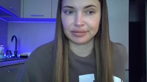 Snapshot of lindsisecret chatting on 04-14-26, 12:11 Anna online show from 04-14-26, 12:11