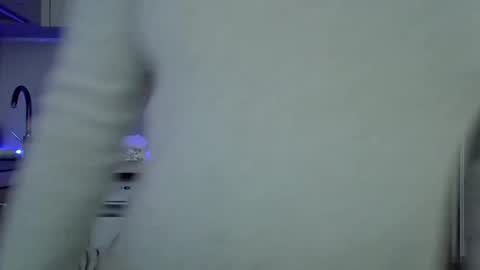 Snapshot of lindsisecret chatting on 04-17-26, 07:55 Anna online show from 04-17-26, 07:55
