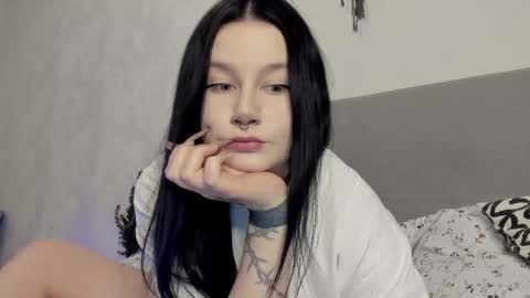 Snapshot of line_green chatting on 01-07-26, 10:40 Lina online show from 01-07-26, 10:40