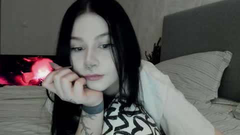 Snapshot of line_green chatting on 02-01-26, 12:20 Lina online show from 02-01-26, 12:20