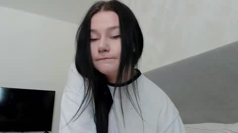 Snapshot of line_green chatting on 02-24-26, 08:12 Lina online show from 02-24-26, 08:12