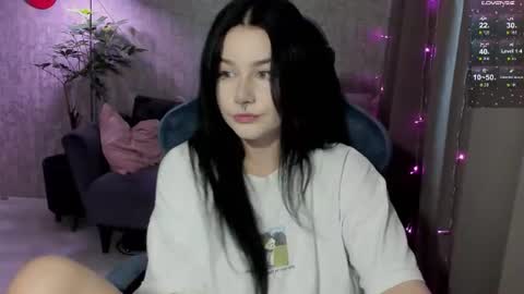 Snapshot of line_green chatting on 07-18-26, 07:23 Lina online show from 07-18-26, 07:23