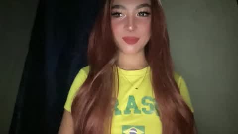 Snapshot of linkingqueens chatting on 11-28-25, 04:09 linkingqueens online show from 11-28-25, 04:09