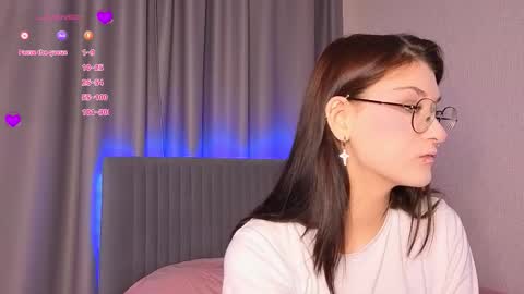 Linna online show from 09-19-25, 04:36