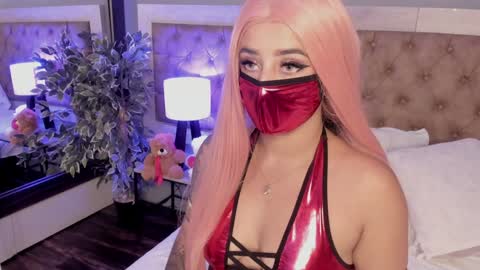 Snapshot of linoshka_1 chatting on 02-05-25, 08:14 Luciana online show from 02-05-25, 08:14