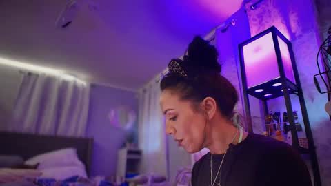 linuxgirlsudosu online show from 03-05-25, 05:18